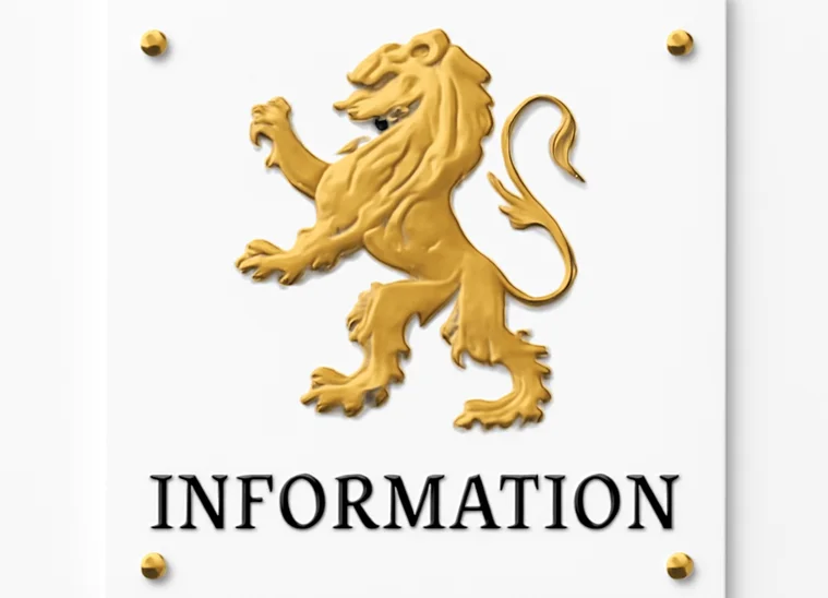 Информационные стенды с логотипом на заказ в Москве